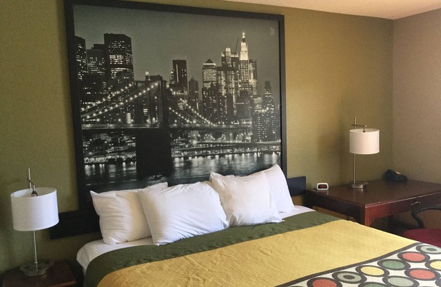 Super 8 by Wyndham Amsterdam