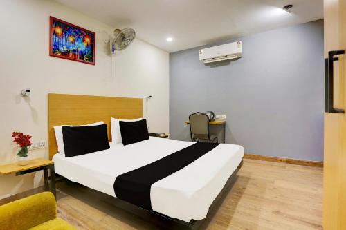 Super Hotel O Near Uttam Nagar East Metro