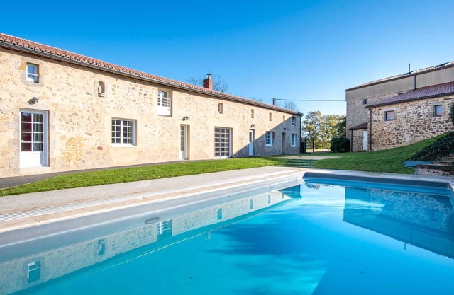Superbe Gite 15 Personnes au Bord de La Sèvre Nantaise Proche Puy du Fou