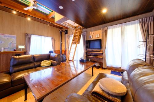 Surfing House SOMEDAY