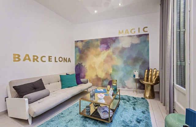 Sweett | Sants I - Two Bedroom Apartment, Sleeps 5