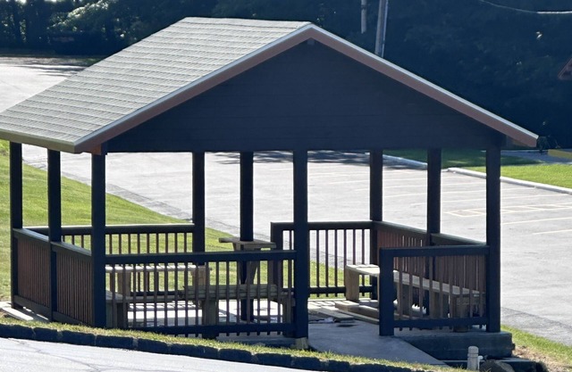 Swiss Chalets Village Inn