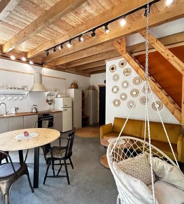 Szumidomki strefa z jacuzzi sauna widok na potok las