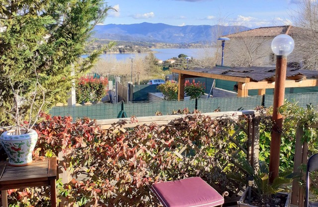 T2 for 4 overlooking the Gulf of Sagone