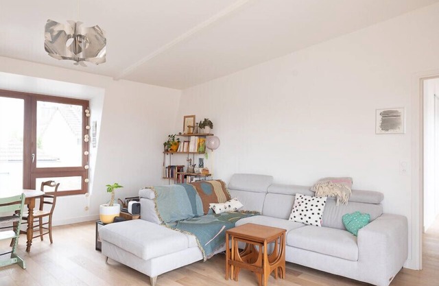 T4 with balcony near Paris