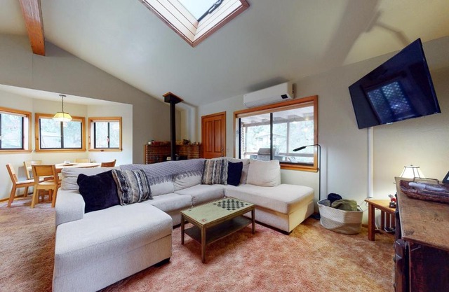 Tahquitz View Chalet