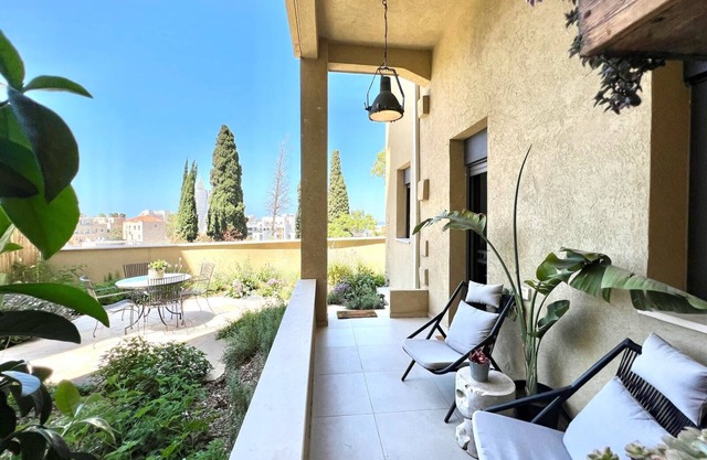 Talpiot Market Stylish Patio Duplex by Sea N' Rent