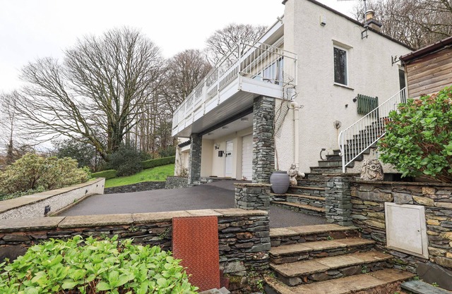 TANNA HILL, pet friendly, with a garden in Bowness-On-Windermere