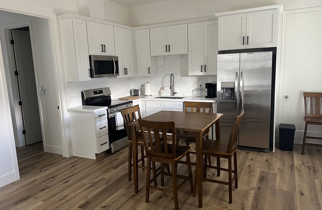 Tehachapi guesthouse A