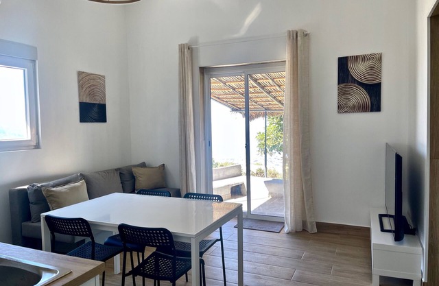 Ten Days -App1- Montaña Roja' with Sea View, Wi-Fi and Air Conditioning