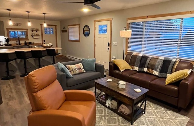 The Aspen Ridge Cabin