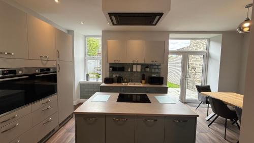The Bakehouse - by Caithness Luxury Apartments NC500 - 5 Bedroom Luxury Holiday Home - Sleeps Work teams upto 5 & holiday makers upto 10