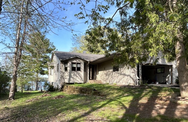 The Dam Lake Home! Fun and Sun Awaits!