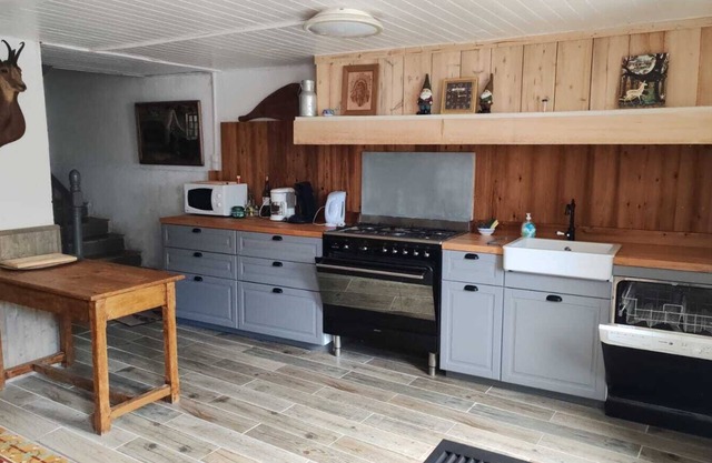 The family home: Le Gîte des Nains, The family home: La Rende