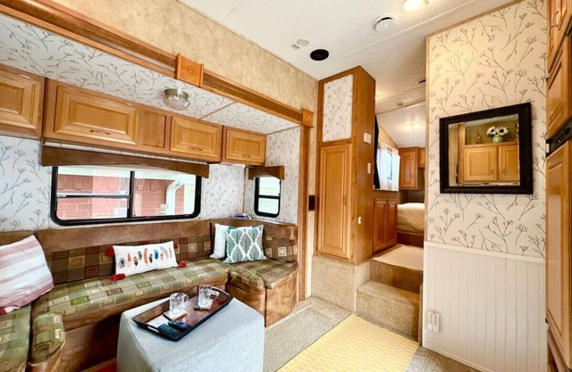 The Glamper Spacious 5th Wheel
