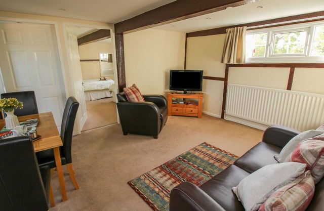 THE GRAIN STORE, pet friendly, with a garden in Wrenbury