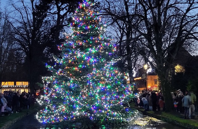 THE HOLIDAY!nChristmas Cottage