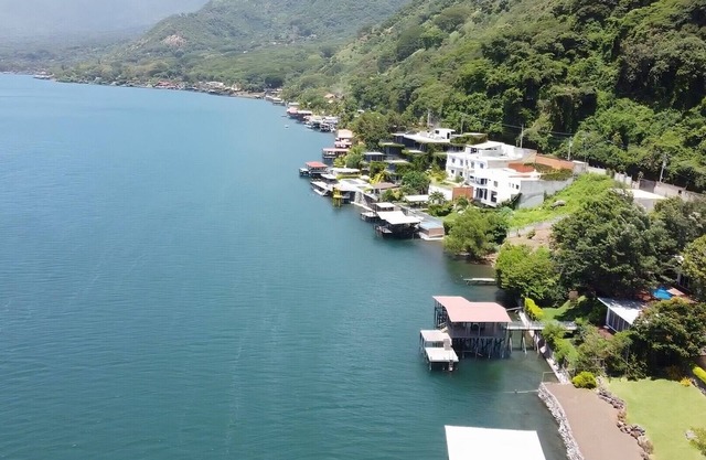 The mamba house- The million dollar lakefront view