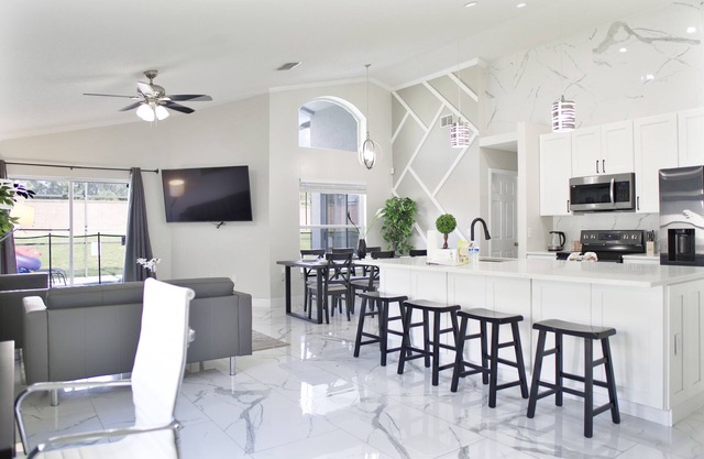 The Modern/Luxe Vacation Heated Pool Disney