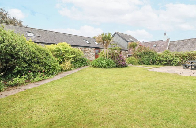 THE OLD DAIRY, pet friendly, country holiday cottage in Abersoch