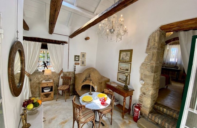 The Old Oven House - The apartment was renovated to strict traditional standards.