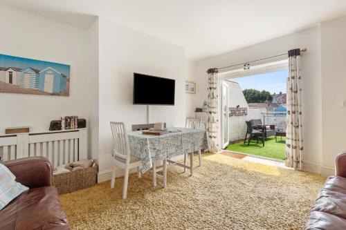 The Pennines - Close to town beach and shops