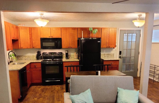 The PoT Piece of Tranquility is a studio guest home. Welcome!