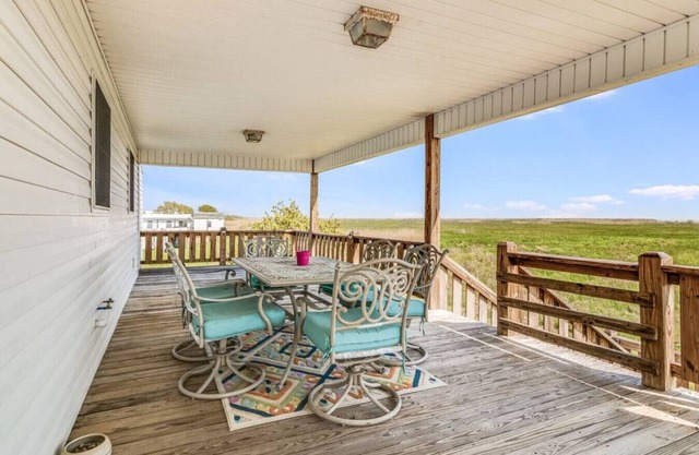 The Rainbow · The getaway vacation house w/boat parking & wifi