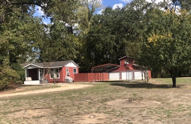 The Red House-Ten minutes to San Augustine boat launch at Sam Rayburn Lake