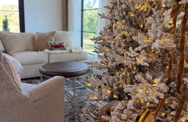 THE RIVER HOUSE Hammocks l Zipline l Pole Barn