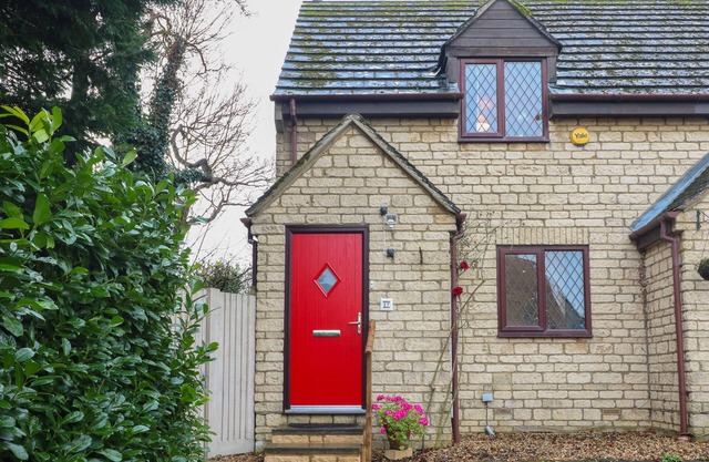 THE SEVENTEEN, family friendly, with a garden in Bourton-On-The-Water