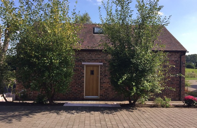 The stables fully loaded converted barn dog/horse sleeps 8 4 beds/sofa/zbed/cot