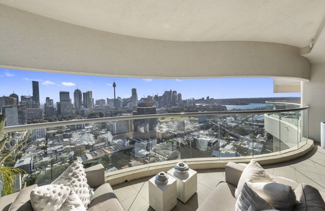 The ultimate luxury apt w panoramic harbour bridge views