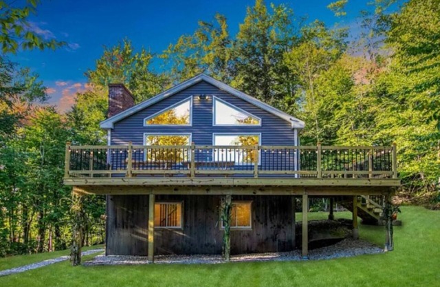 The Vermont Hideaway. Cozy up in this newly remodeled chalet.