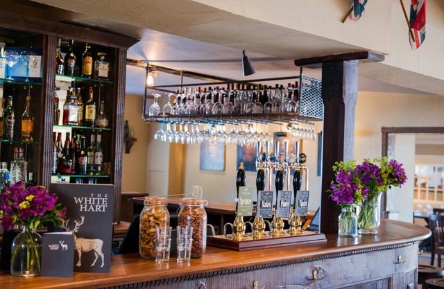 The White Hart, Overton