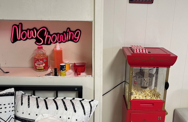 Theater Vibes with 7 Comfy beds!