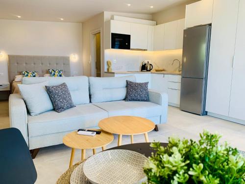 Thelfi Luxury studio in Attica - close to varkiza beach - Sea view