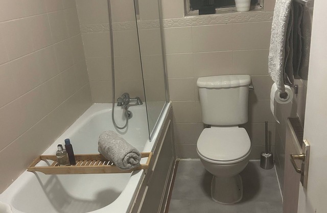 This beautiful apartment is located in the heart of East London,