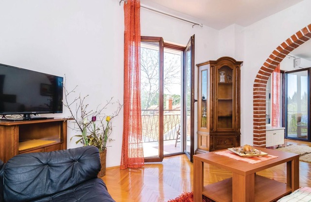 This simply furnished vacation home is located in a family house in Kremena.