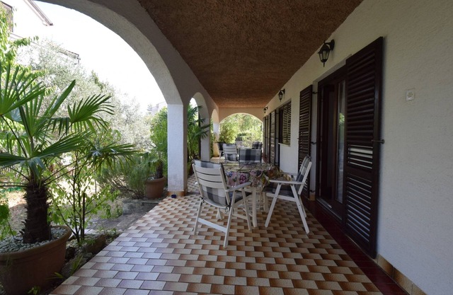 Three bedroom apartment with terrace Vantačići, Krk (A-20416-a)