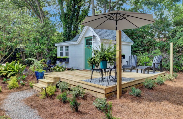 Tiny Garden Dollhouse