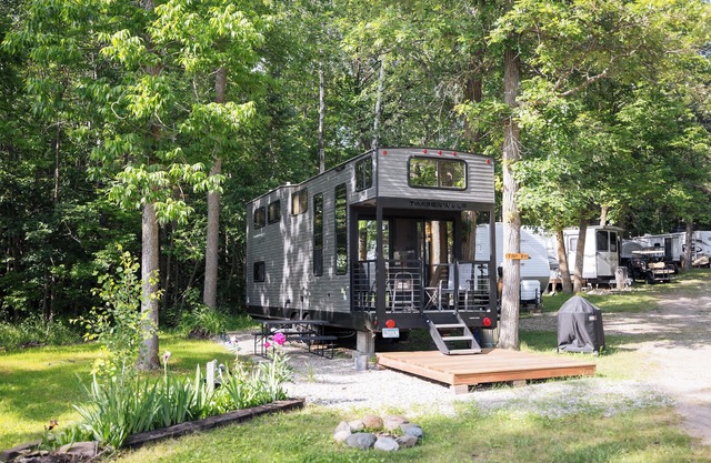 Tiny RV Escape with Stunning Lake Views, AC, WiFi