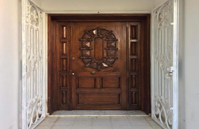 BIG VILLA WITH A PARKING