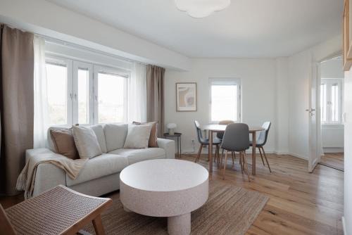 Top-floor modern flat in SoFo