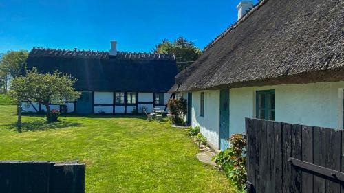 Traditional Scanian Farmhouse Near Sandhammaren Beach