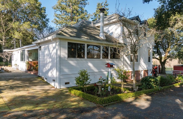 Tranquil Country Home - "The Queen". Perfect spot in Sonoma County.