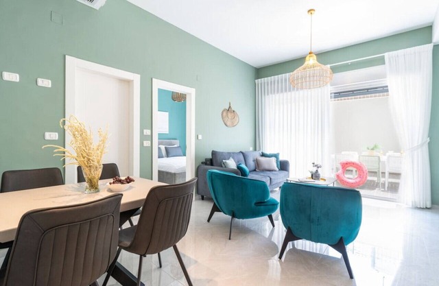 Tranquil Stay Near the Beach