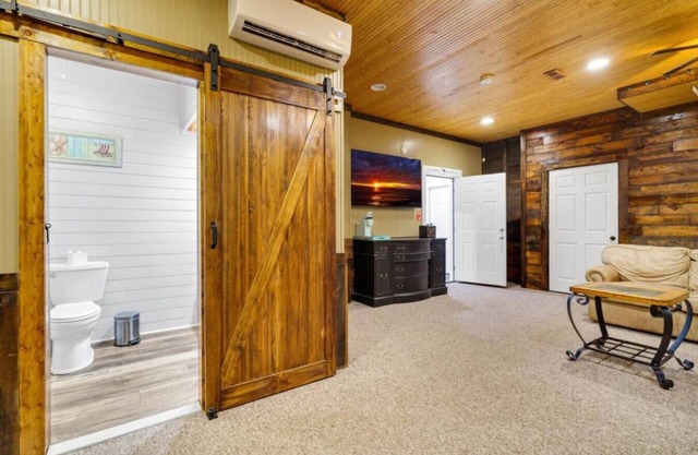 Tranquil suite in The Neck neighborhood on Edisto Island