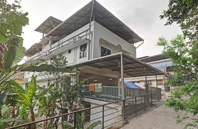 Treebo Nirupama, 750m from Aluva Railway station