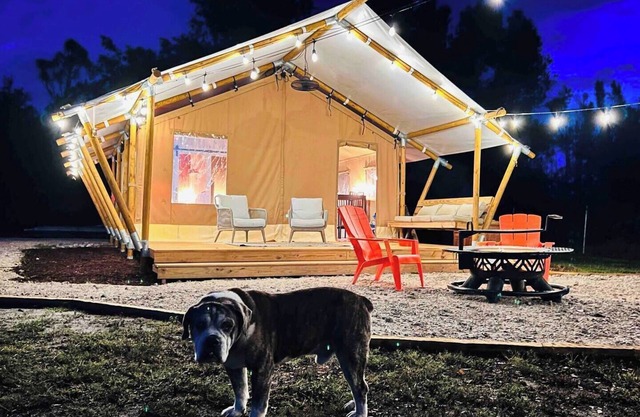 Tropical Glamping with Hot Tub